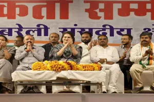 रिश्तों की डोर से रायबरेली और अमेठी को साध रहीं प्रियंका, कल से शुरू करेंगी मेगा प्रचार अभियान 