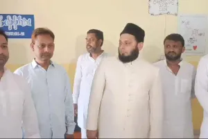 Lucknow voting: लोकसभा चुनाव में मौलाना Farangi Mahali और Qazi E Shahar ने किया मतदान, जनता से की ये अपील