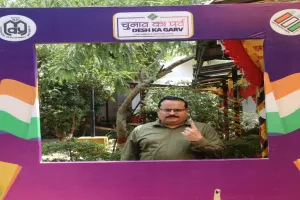 Lucknow voting: नवदीप रिणवा ने डाला Vote, मतदान की तैयारियों को लेकर दी जानकारी