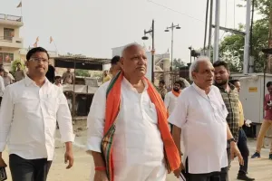 अयोध्या में सुरक्षा व्यवस्था के बीच शुरू हुआ मतदान, भाजपा प्रत्याशी लल्लू सिंह ने किया वोट 