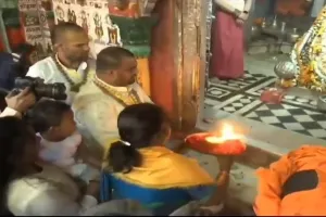 अयोध्या पहुंचीं राष्ट्रपति द्रौपदी मुर्मू, हनुमानगढ़ी में  किया दर्शन-पूजन 