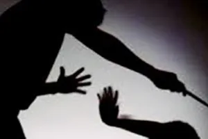  बाराबंकी: होमवर्क पूरा न होने पर शिक्षिका ने छात्रा से लगवाईं 800 उठक-बैठक, छड़ी से पीटा, पैरों में आई सूजन, डीएम से शिकायत