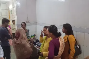 बहराइच: किन्नरों के दो गुटों में जमकर हुई मारपीट, चार घायल, पुलिस ने नहीं दर्ज किया केस