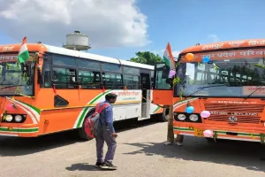 लखनऊ: रोडवेज बस अड्डा के सामने अनाधिकृत वाहनों की भरमार से हो रहा है घटा, आरटीओ प्रवर्तन को लिखा पत्र 