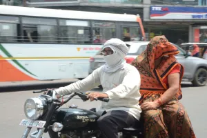 बाराबंकी में आग उगल रहीं सड़कें, आमजन के साथ जानवर भी बेहाल, हीटवेव से एक की मौत