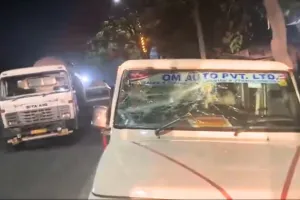 अमेठी: कांग्रेस कार्यालय के बाहर खड़ी गाड़ियों में की गई तोड़फोड़, पुलिस ने दर्ज की एफआईआर