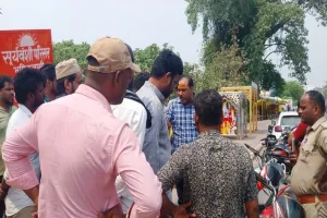 अयोध्या: पैमाइश से पहले कर्बला पर लगा सूर्यवंशी परिसर का बोर्ड, पुलिस ने हटवाया, जानें पूरा मामला 