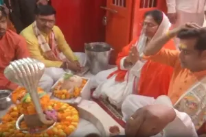 गोरखपुर: नामांकन से पहले भाजपा उम्मीदवार रवि किशन ने की गोरखनाथ मंदिर में पूजा 