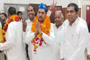 बाराबंकी: आखिरी दिन बसपा प्रत्याशी समेत आठ लोगों ने किया नामांकन