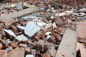 हल्द्वानी: खाली नहीं की तो जमींदोज कर दी दुकान