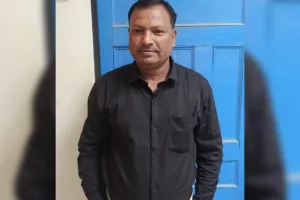 Kannauj: बेटी ने पिता की गला रेतकर की नृशंस हत्या...भाई पर भी हथौड़े से किया वार, प्रेम-प्रसंग में रोड़ा बनने पर पूरे परिवार को सुलाना चाहती थी मौत की नींद