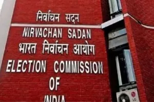 सर्वेक्षणों की आड़ में मतदाताओं का विवरण मांगना बंद करें राजनीतिक दल: निर्वाचन आयोग 