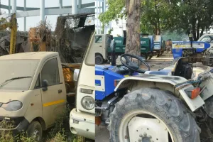 पीलीभीत: कोई धक्का लगाकर हो रहा स्टार्ट...ट्रॉलियां भी क्षतिग्रस्त, नगर पालिका के संसाधन ही बीमार, फिर कैसे सुधरेंगे हालात