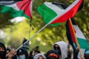 अमेरिका : कॉलेज परिसरों में फिलिस्तीन समर्थकों का प्रदर्शन, 2100 से अधिक लोग गिरफ्तार 