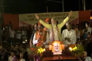 PM मोदी ने पटना में किया रोड शो, इतिहास में पहली बार किसी प्रधानमंत्री का पटना में रोड शो