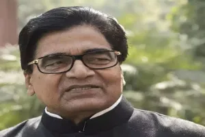 Etawah: रामगोपाल यादव ने सीएम योगी पर साधा निशाना, बोले- सत्ता के नशे में मुख्यमंत्री जी कुछ भी बोल रहे हैं