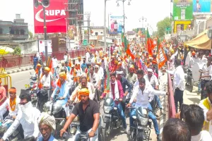 अयोध्या: गाजे - बाजे के साथ निकला भाजपा प्रत्याशी का नामांकन जुलूस, बड़ी संख्या में साधु संत और भाजपा के दिग्गज नेता मौजूद