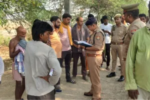 Fatehpur News: बाइक सवार बदमाशों ने जनसेवा केन्द्र संचालक को मारी गोली...2.35 लाख रुपये लूटकर हुए फरार