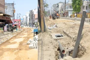 मुरादाबाद : बरसात से पहले सीवरेज पाइपलाइन बिछाने का काम पूरा न होने पर बढ़ेंगी मुश्किलें