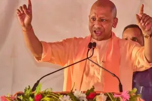 'निरहुआ' के पक्ष में सीएम योगी ने की जनसभा, कहा- पहले रामभक्तों पर गोली चलती थी, आज उनकी आवभगत होती है 