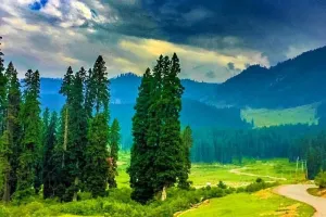 भीड़भाड़ और शोरगुल से दूर किसी ऑफबीट जगह पर घूमने का बना रहे हैं प्लान, कश्मीर के इस गांव की करें सैर