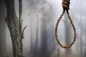लखीमपुर-खीरी: संदिग्ध हालत में पेड़ से लटका मिला ग्रामीण का शव, परिवार में मचा कोहराम  
