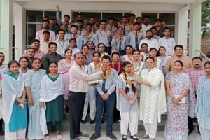 प्रतापगढ़ : सीबीएसई : 10वीं में संस्कार ग्लोबल की शुभी,12 वीं मोहन जिला टॉपर