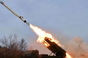 अमेरिका और दक्षिण अफ्रीका के संयुक्त हवाई अभ्यास के बीच उत्तर कोरिया ने बैलिस्टिक मिसाइल दागी 