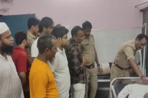 अमरोहा : भीषण सड़क हादसे में पिता-पुत्र समेत तीन लोगों की दर्दनाक मौत, एक घायल