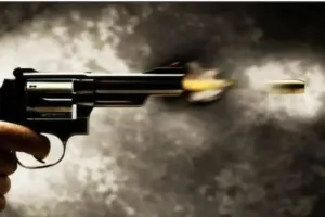 मथुरा: कार सवार बदमाशों ने घर के बाहर सो रहे भाई-बहन को मारी गोली, हालत गंभीर