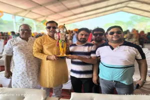 बहराइच : योगी के मंच पर नहीं दिखे बृजभूषण, चर्चाओं का बाजार गर्म 