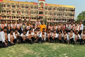 CBSE 10th 12th Result: मतदान दिवस पर परीक्षा परिणाम घोषित होने से परेशान रहे छात्र-छात्राएं, इन्होंने किया स्कूल में टॉप...