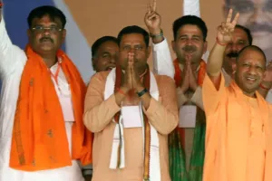 Etawah: भाजपा प्रत्याशी सुब्रत पाठक बोले- 'संविधान को नहीं, बेईमानों को खतरा है', सपा पर कही यह बात...पढ़ें- पूरी खबर