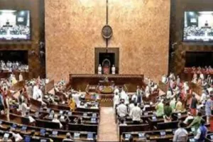 लोकसभा में नीट मुद्दे पर विपक्ष का जोरदार हंगामा, कार्यवाही सोमवार तक स्थगित