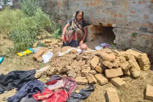 शाहजहाँपुर: विधवा के मकान में नकब लगाकर नगदी सहित लाखों के जेवर चोरी