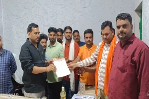 बहराइच: मिनी खेल मैदान के लिए बलहा विधायक के प्रतिनिधि को सौंपा ज्ञापन, बोले आलोक जिंदल- शासन को भेजा जाएगा प्रस्ताव 