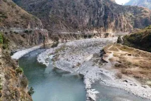 गरमपानी: बढेरी गांव का अस्तित्व बचाने को न्यायालय की शरण लेंगे ग्रामीण 