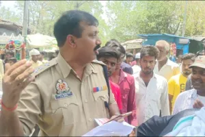 लखीमपुर खीरी: युवक की बरामदगी न होने पर भड़के परिजन, सड़क की जाम