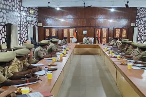 गोंडा: SP ने की थाना प्रभारियों संग बैठक, साम्प्रदायिक सौहार्द एवं शांति व्यवस्था बिगाड़ने वालों के खिलाफ कार्रवाई के निर्देश