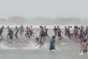 कासगंज: स्नान करते समय युवती का बनाया वीडियो, घाट पर चले लात घूंसे और ईंट पत्थर