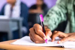 लखनऊ: नेशनल फारेंसिक साइंसेंस विश्वविद्यालय की प्रवेश परीक्षा का हुआ आयोजन, गणित के सवालों में उलझे, अन्य विषयों ने दी राहत