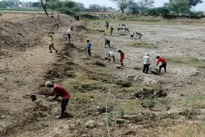 बाराबंकी में खोदे जायेंगे 52 तालाब, जानिए कैसे बढ़ेगी किसानों की आय