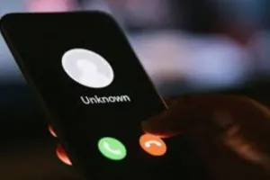 बदायूं: हेलो, मैं इंस्पेक्टर अरुण बोल रहा हूं, दुष्कर्म में फंसे बेटे को बचाने को 40 हजार रुपये दो