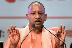 सीएम योगी बोले-बिजली व्यवस्था दुरुस्त करें अधिकारी, बिल के नाम पर उपभोक्ताओं को न किया जाये परेशान 