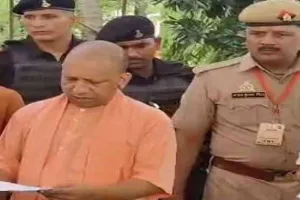 लखनऊ: सीएम योगी ने आयोजित किया जनता दर्शन, कहा-नहीं बख्शे जाएंगे कानून से खिलवाड़ करने वाले