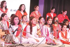 लखनऊः भातखंडे संस्कृति विश्वविद्यालय में कलाकारों ने अपने सुरों से बांधा समां