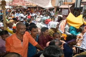 अयोध्या: ज्येष्ठ माह के अंतिम मंगलवार को हनुमान मंदिरों में उमड़ी आस्था, जगह-जगह लगे भंडारे 