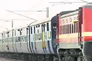 जौनपुर: ट्रेन चालक की सूझबूझ से बची महिला की जान