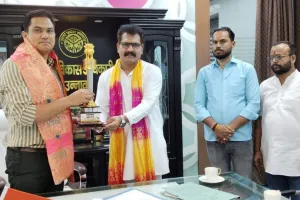 Unnao News: शांतिपूर्ण लोकसभा चुनाव कराने पर डीएम, सीडीओ व एसपी हुए सम्मानित...