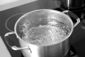 रुद्रपुर: मासूम पर डाला गर्म पानी, एसएसपी से लगाई मदद की गुहार